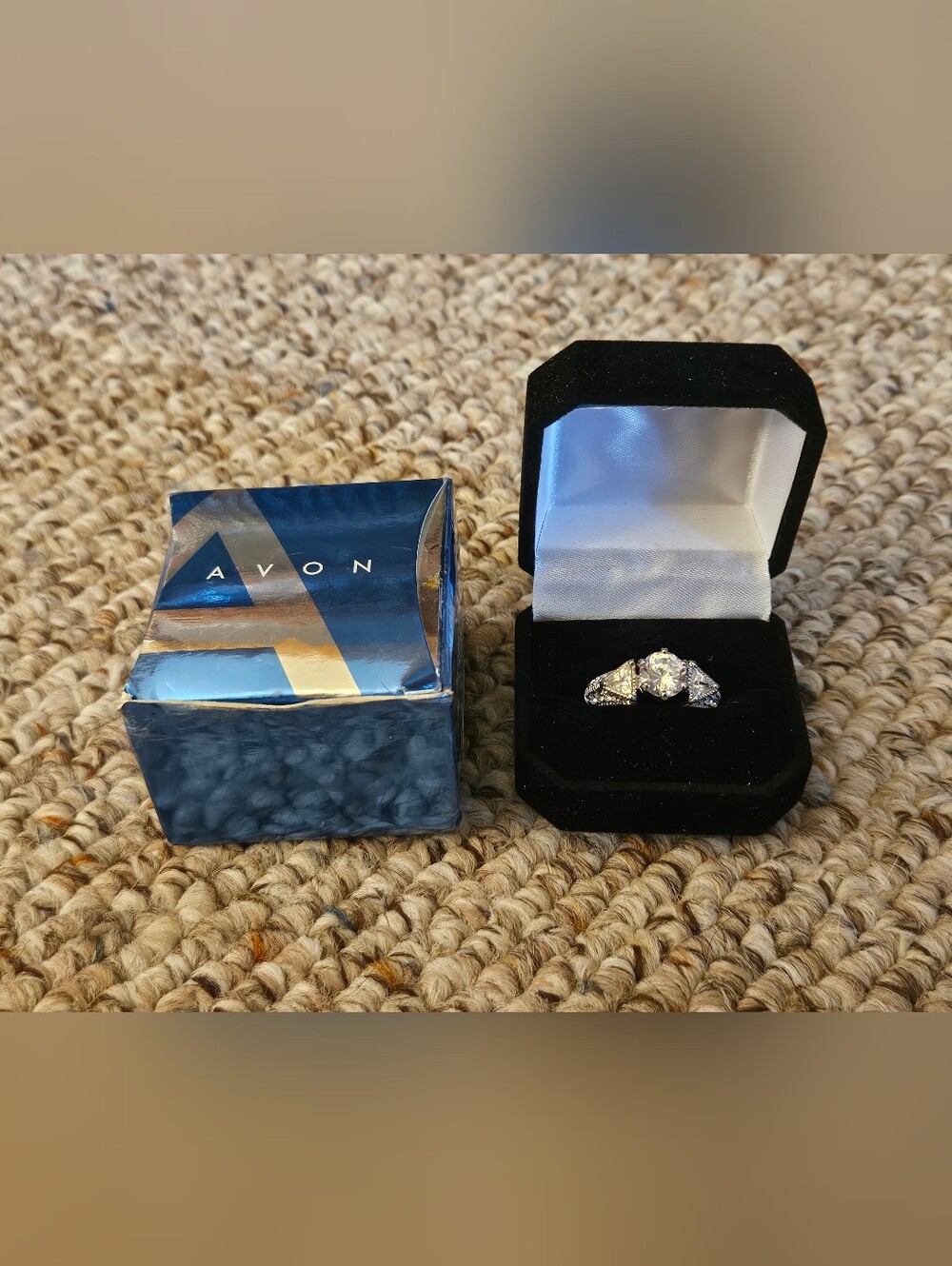 Avon Platinum Plated 100 Facet CZ Ring In Box Size 10